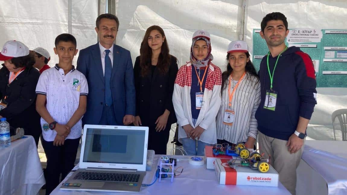Sivas'ta Düzenlenen Uluslararası Robot Yarışması'nda Türkiye 8. si Olduk